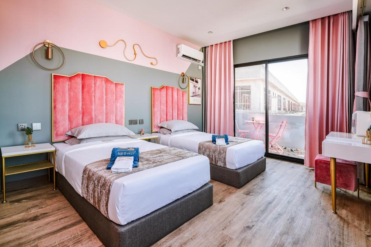 Neo Paly Hotel Semporna Exteriör bild